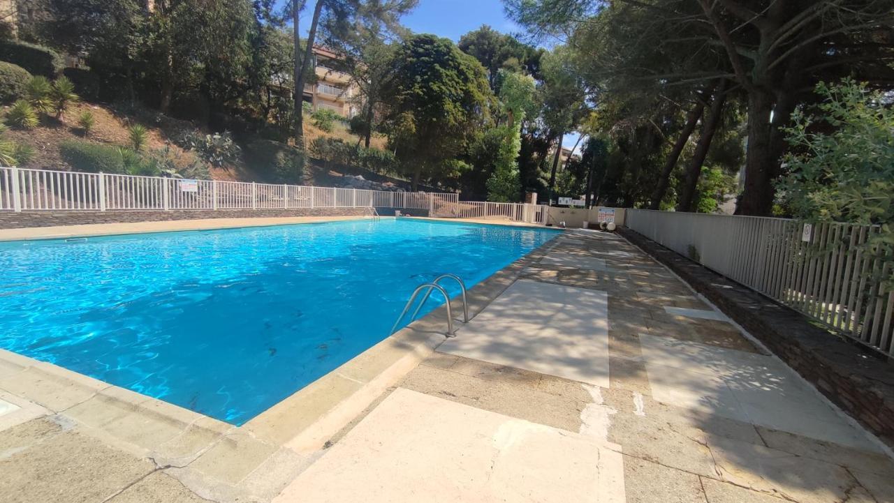 Studio Avec Vue Mer Et Terrasse La Seyne-sur-Mer Εξωτερικό φωτογραφία